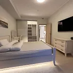 Cozy App - 400M From Historic Old Town City Centre