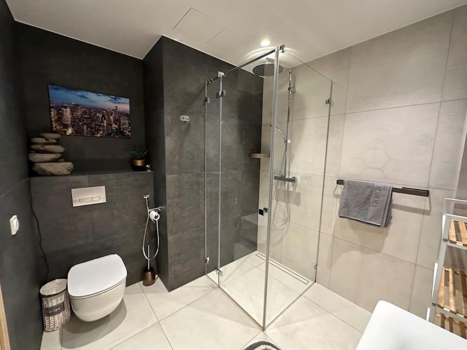 Cozy App - 400m From Historic Old Town Centre Apartment *